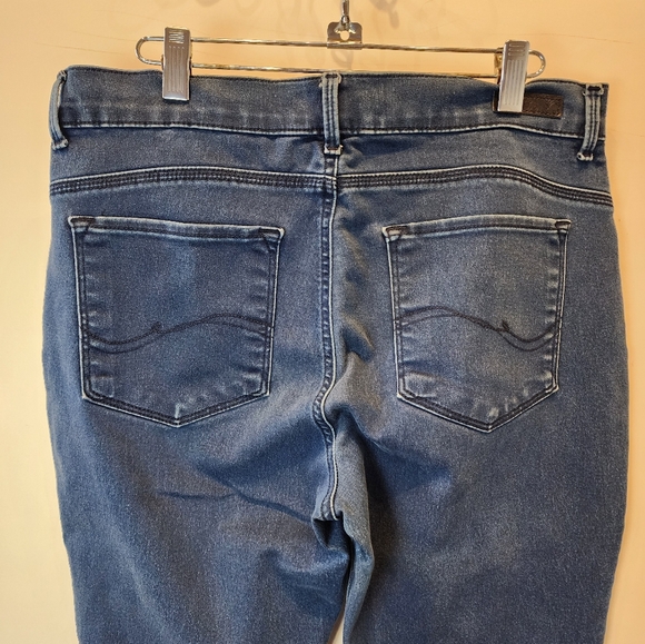 Ee Easy Fit High Rise Stretch Blue Jeans Size 14 Petites - Picture 5 of 7